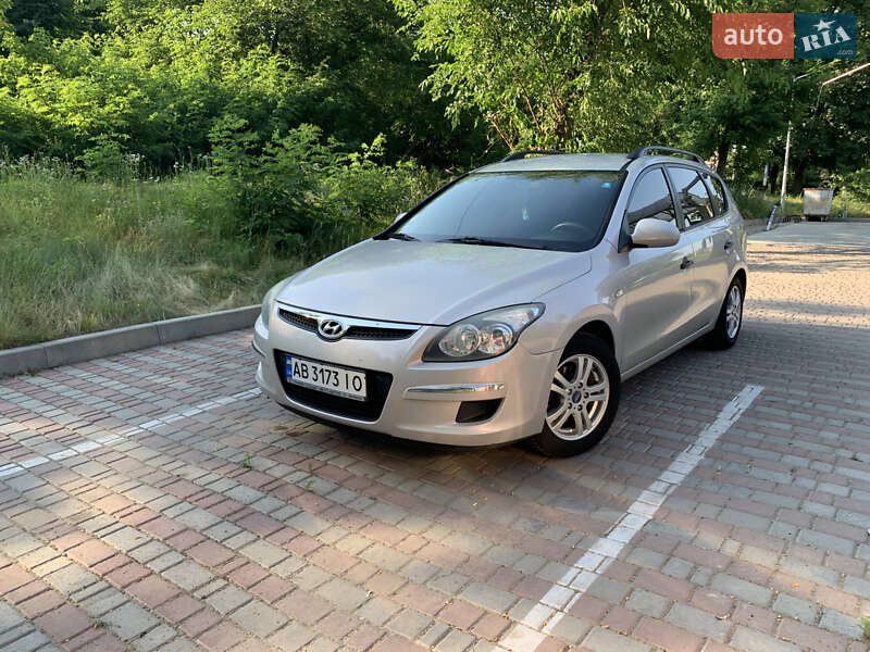 Универсал Hyundai i30 2009 в Ладыжине