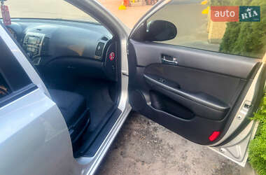 Хэтчбек Hyundai i30 2008 в 