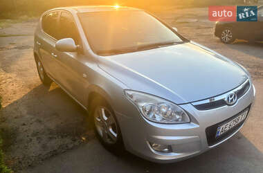 Хэтчбек Hyundai i30 2008 в 