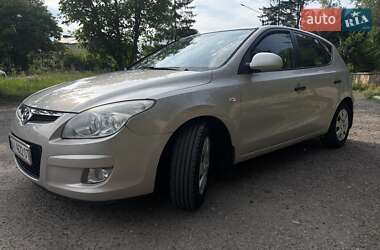 Хэтчбек Hyundai i30 2008 в 