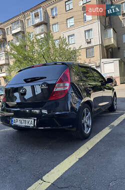 Хэтчбек Hyundai i30 2009 в 