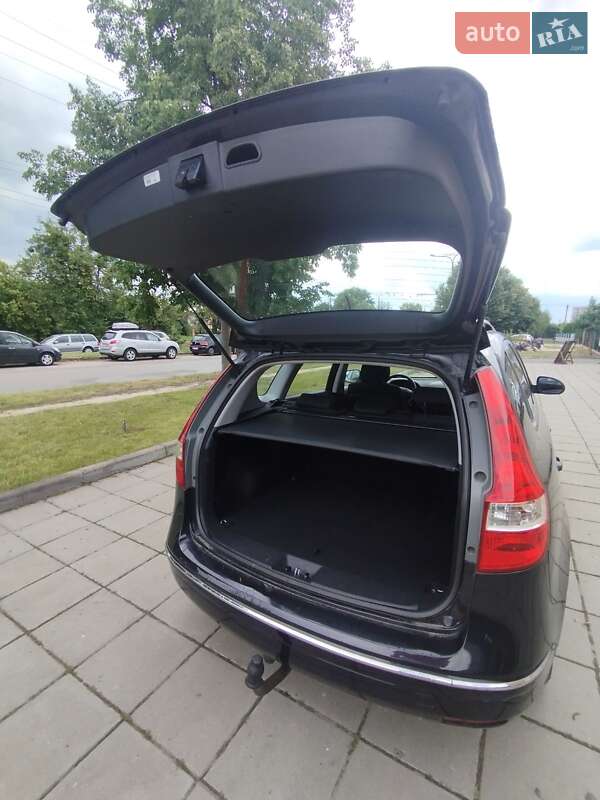 Универсал Hyundai i30 2009 в Луцке