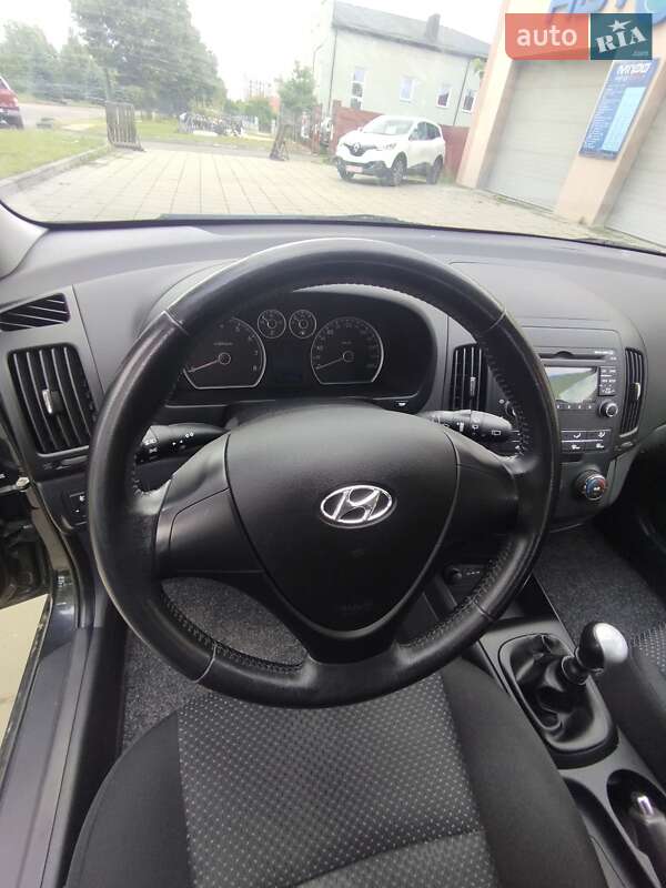 Универсал Hyundai i30 2009 в Луцке