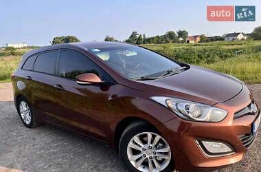 Универсал Hyundai i30 2013 в Радивилове