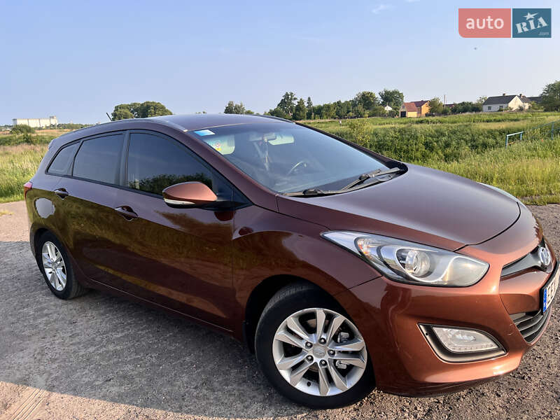 Универсал Hyundai i30 2013 в Радивилове