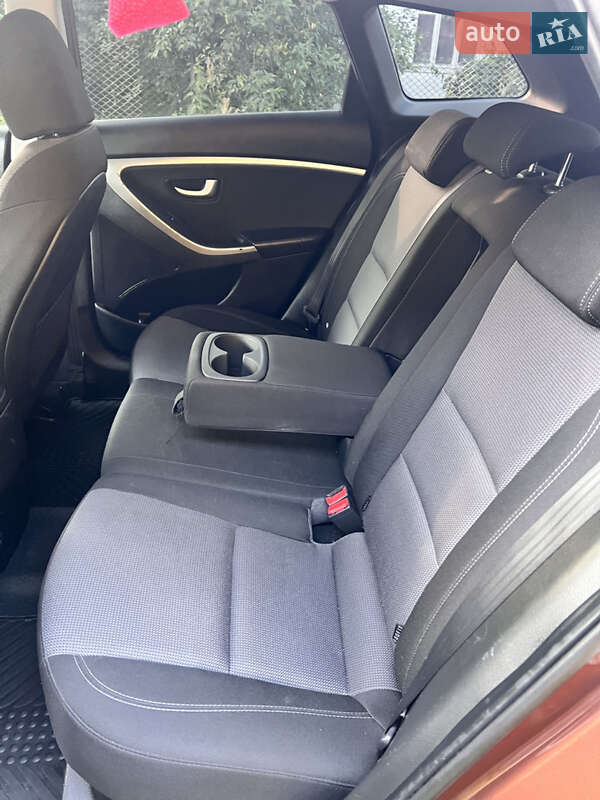 Универсал Hyundai i30 2013 в Радивилове