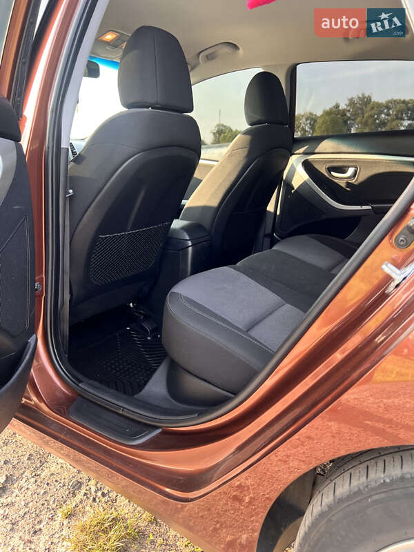 Универсал Hyundai i30 2013 в Радивилове