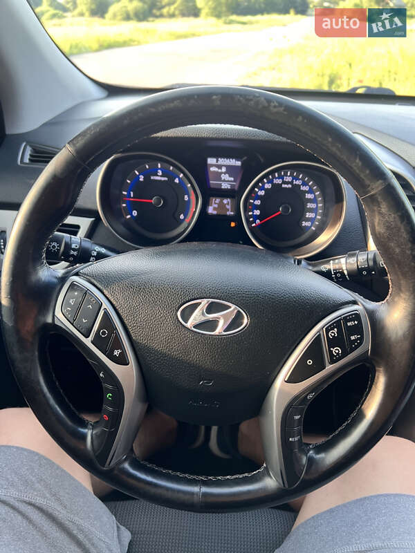 Универсал Hyundai i30 2013 в Радивилове