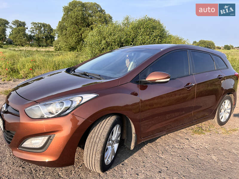 Универсал Hyundai i30 2013 в Радивилове