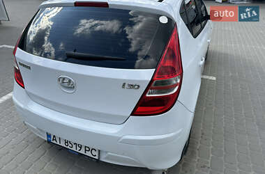 Хэтчбек Hyundai i30 2010 в 