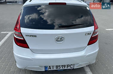 Хэтчбек Hyundai i30 2010 в 