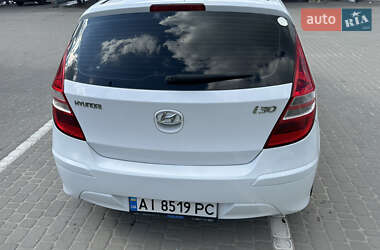 Хэтчбек Hyundai i30 2010 в 