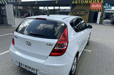 Хэтчбек Hyundai i30 2010 в 