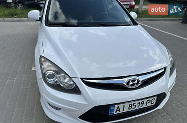 Хэтчбек Hyundai i30 2010 в 
