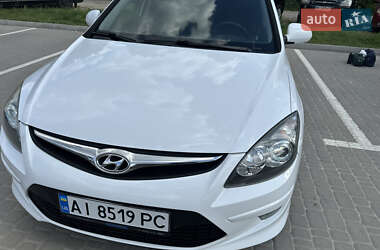 Хэтчбек Hyundai i30 2010 в 