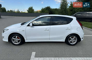 Хэтчбек Hyundai i30 2010 в 