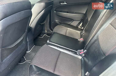 Хэтчбек Hyundai i30 2010 в 