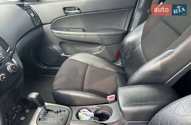Хэтчбек Hyundai i30 2010 в 