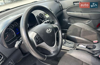 Хэтчбек Hyundai i30 2010 в 