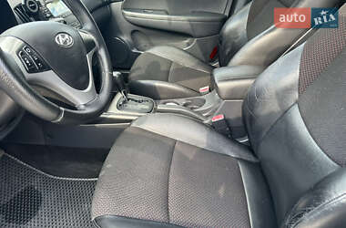 Хэтчбек Hyundai i30 2010 в 