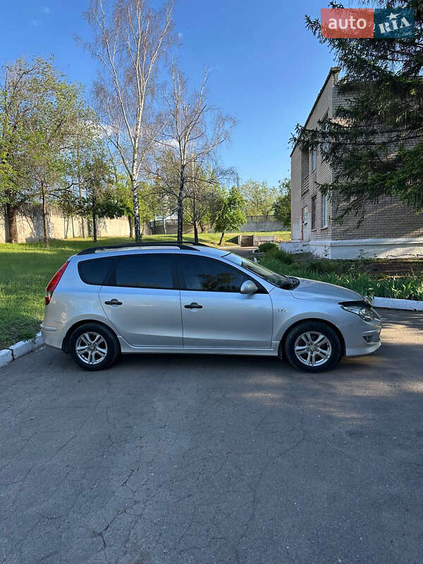 Универсал Hyundai i30 2011 в Кривом Роге