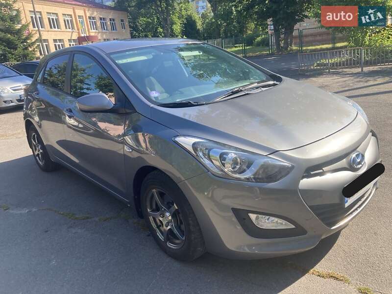 Хэтчбек Hyundai i30 2012 в Киеве