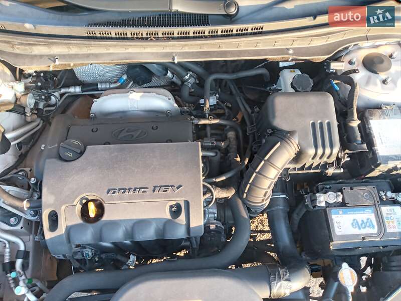 Хетчбек Hyundai i30 2010 в Нікополі