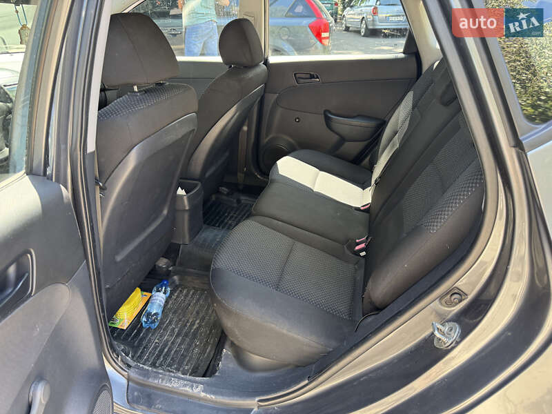 Хэтчбек Hyundai i30 2010 в Фастове