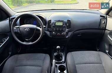 Хэтчбек Hyundai i30 2009 в 