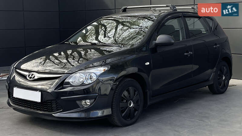 Хэтчбек Hyundai i30 2011 в Одессе