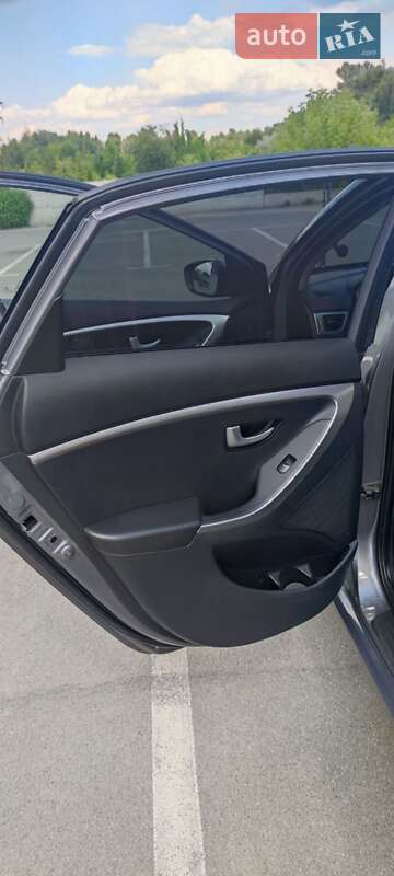 Хэтчбек Hyundai i30 2012 в Ирпене
