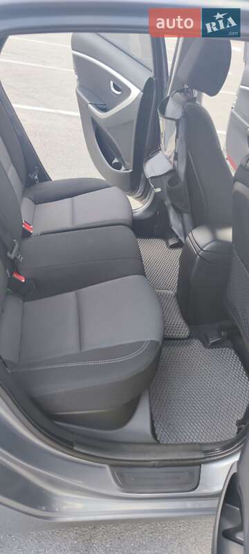 Хэтчбек Hyundai i30 2012 в Ирпене
