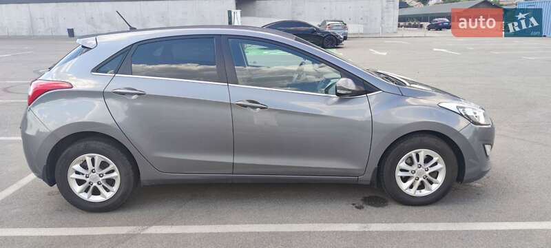 Хэтчбек Hyundai i30 2012 в Ирпене