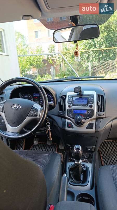 Хэтчбек Hyundai i30 2011 в Виннице