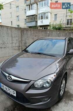 Хетчбек Hyundai i30 2011 в 