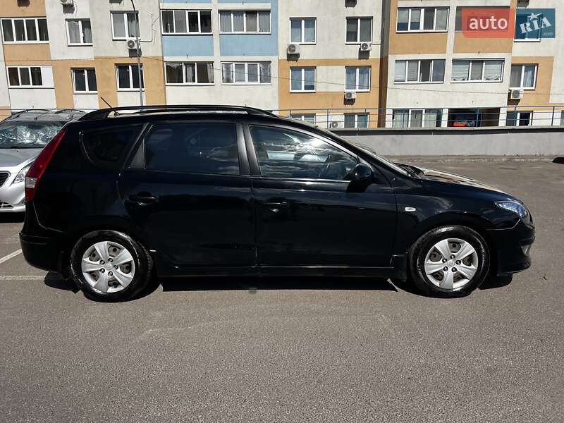 Универсал Hyundai i30 2012 в Киеве