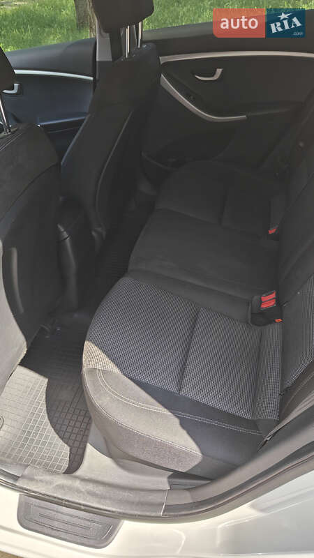 Хэтчбек Hyundai i30 2012 в Кривом Роге