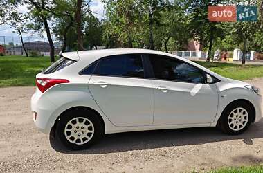 Хетчбек Hyundai i30 2012 в 