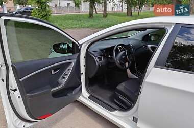 Хетчбек Hyundai i30 2012 в 