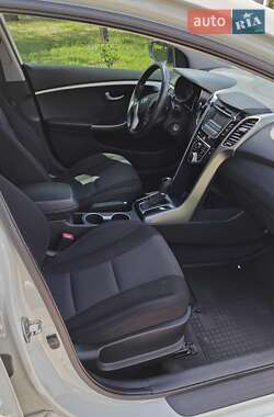 Хетчбек Hyundai i30 2012 в 