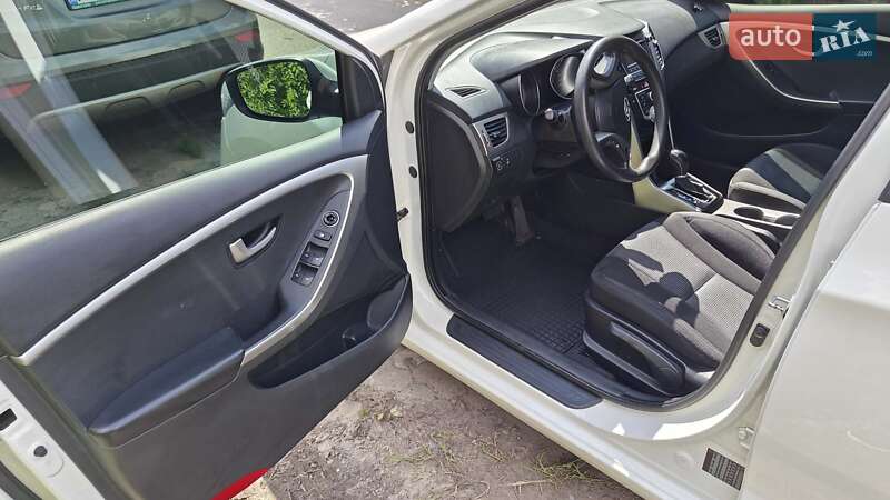 Хэтчбек Hyundai i30 2012 в Кривом Роге