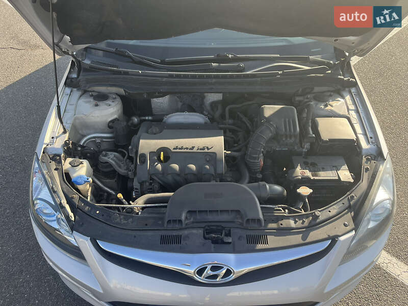 Хэтчбек Hyundai i30 2011 в Киеве