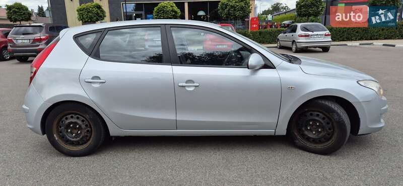 Хэтчбек Hyundai i30 2007 в Киеве