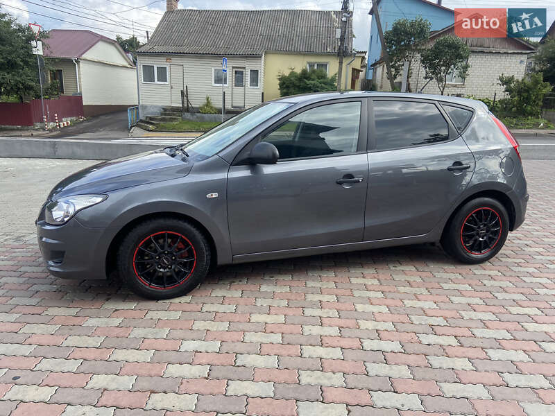 Хэтчбек Hyundai i30 2009 в Ровно