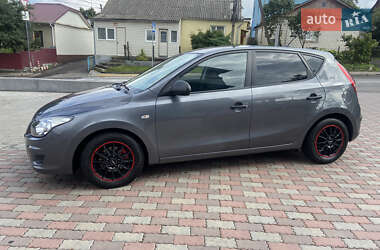 Хэтчбек Hyundai i30 2009 в 