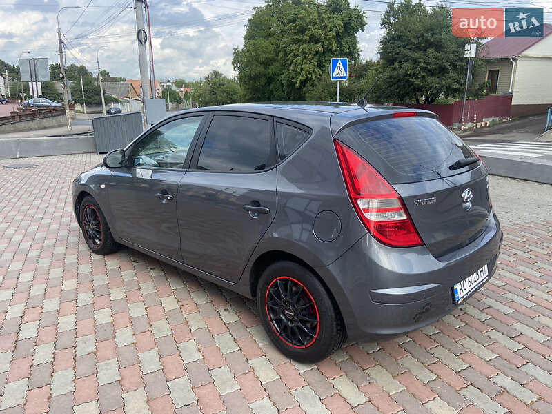Хэтчбек Hyundai i30 2009 в Ровно