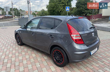 Хэтчбек Hyundai i30 2009 в 