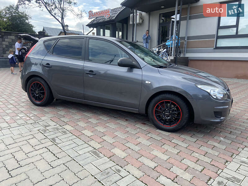 Хэтчбек Hyundai i30 2009 в Ровно