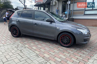 Хэтчбек Hyundai i30 2009 в 