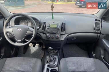 Хэтчбек Hyundai i30 2009 в 